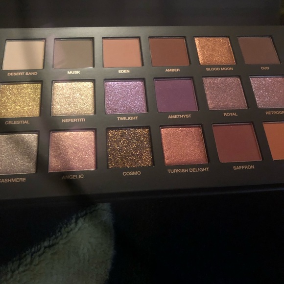 Huda beauty desert dusk eyeshadow palette - Picture 7 of 7